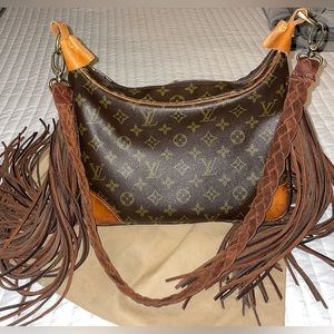 Authentic Louis Vuitton monogram handbag/crossbody/purse